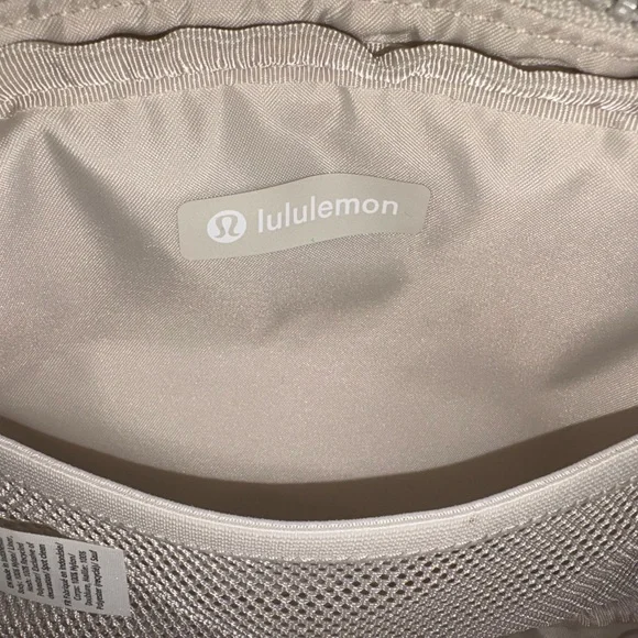 Lululemon Belt Bag - Picture 5 of 7